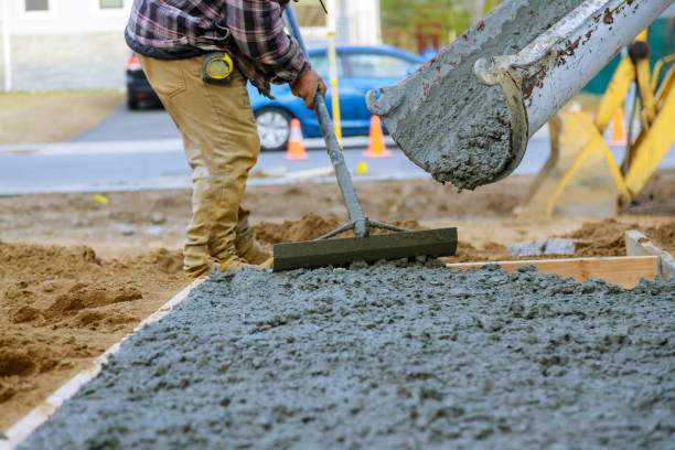 Best Commercial Concrete Contractor  in Niagara, WI